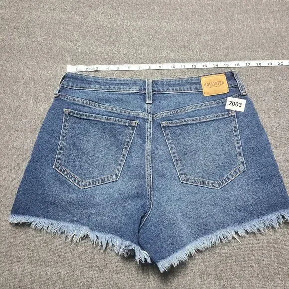 Hollister Ultra High Rise Mom Short 3 Inch Inseam Frayed Denim Blue W30 - Picture 8 of 9